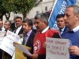 Türk Eğitim-sen Mersin şube başkanı Tevabil Akıncı  Yola Yatarak Trafiği Kapattı