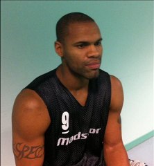 Claude Marquis - nouveau pivot de l'Elan ! ITW NRJ du 08.12.11