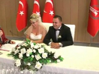 Adını Soran Nikah Memuruna EVET Cevabını Veren DAMAT