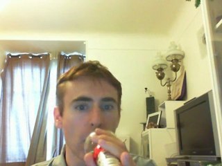 Wiwi égratigne "money maker"