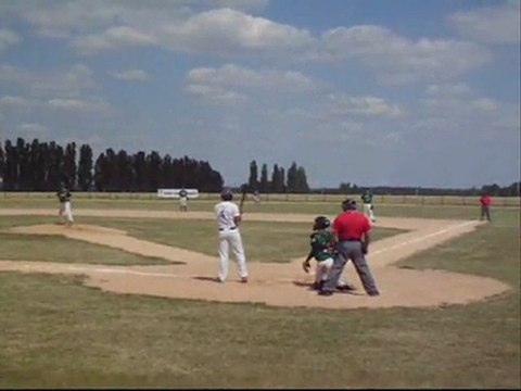 un des batteur du PUC lors du match PUC-Montigny aux Andelys