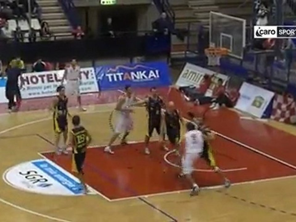 Icaro Sport. Crabs Rimini-Acmar Ravenna 64-62. Il servizio