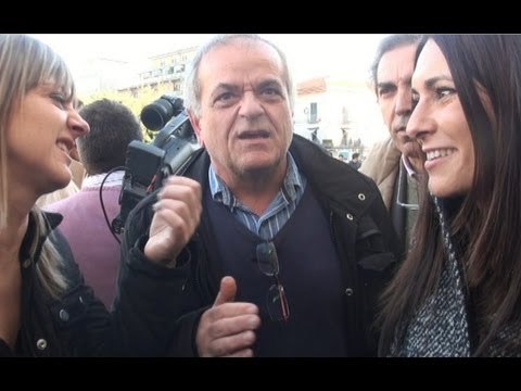 Michele Zagaria, l'ultimo dei casalesi - In Questura (07.12.11)