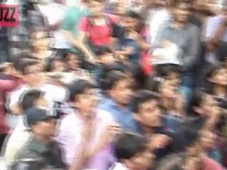 ShahRukh Khan turn's Santa Claus