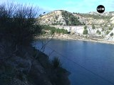 Un lac rempli de déchets au massif de la Nerthe? (PACA)