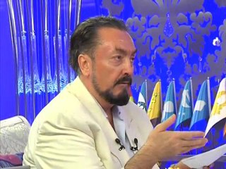 Okul kitaplarında tek bir proteinin tesadüfen oluşmasının imkansızlığının anlatılması, evrimin