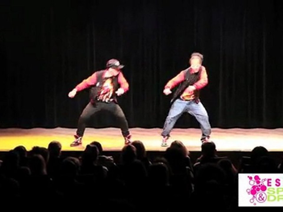 ESD: les professeurs font leur show pt. 3 (Hip Hop Girly)