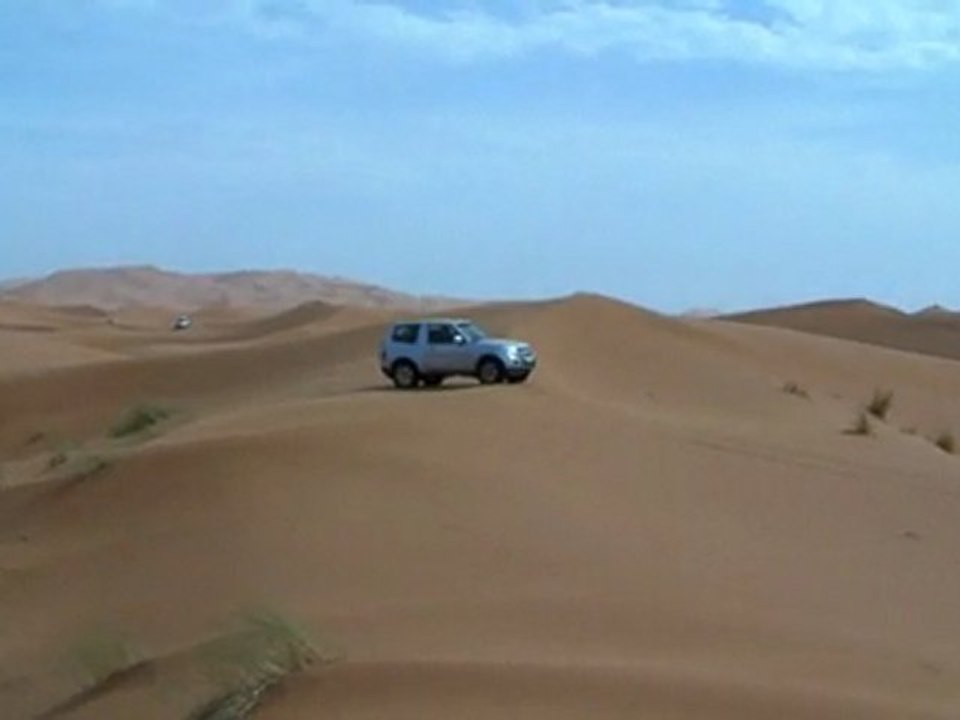Des "Pajero'S" dans les Dunes de Merzouga
