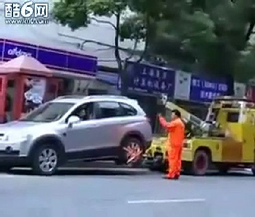 Ότι και να κάνεις το αμάξι δεν μου το παίρνεις