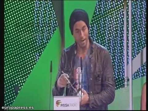 Iglesias y Shakira, vencedores de los Premios 40