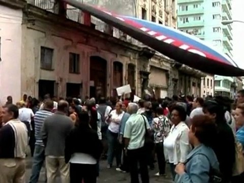 Cuban dissidents prevented from marching