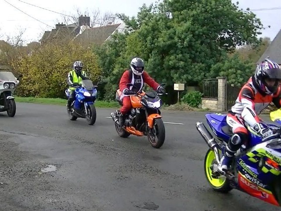 club motos les dragonotes pluzunet  rando moto noel de l estran 2011 arrivée a petit camp au restaurant