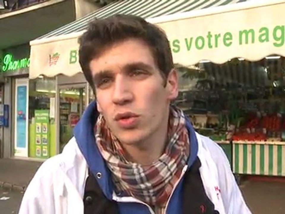 Porte à porte pour l'inscription sur les listes électorales des Jeunes Socialistes à Clichy-sous-Bois