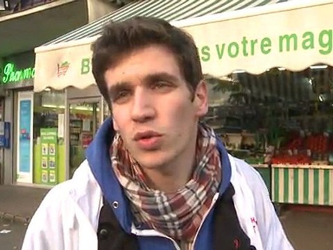 Porte à porte pour l'inscription sur les listes électorales des Jeunes Socialistes à Clichy-sous-Bois