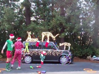 Christmas Juggling with Bob and Trish (2011)