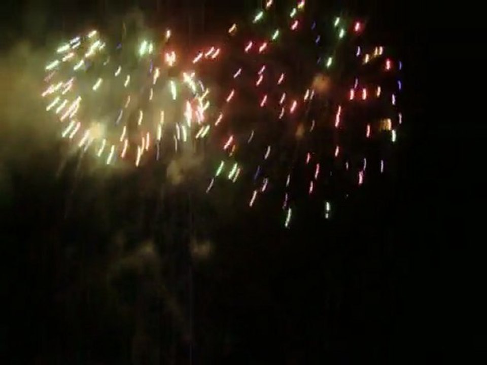 Feu D'Artifice D'Oyonnax pour la fêtes de L'Hiver 2011 Part 1