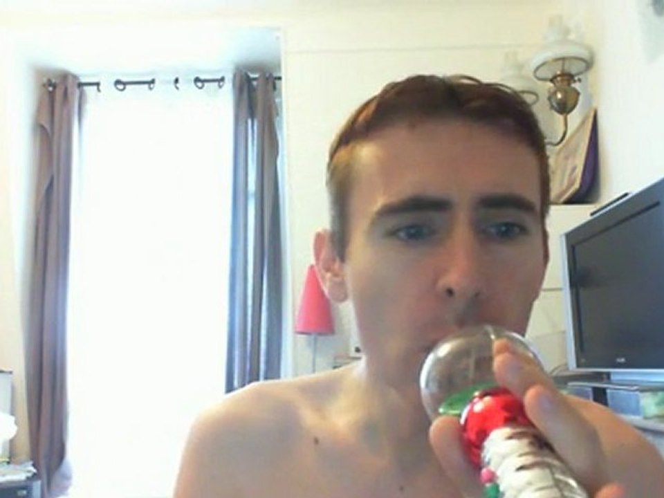 Wiwi égratigne "partons la mer est belle"