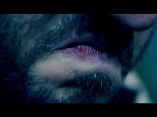 Tension en eaux troubles