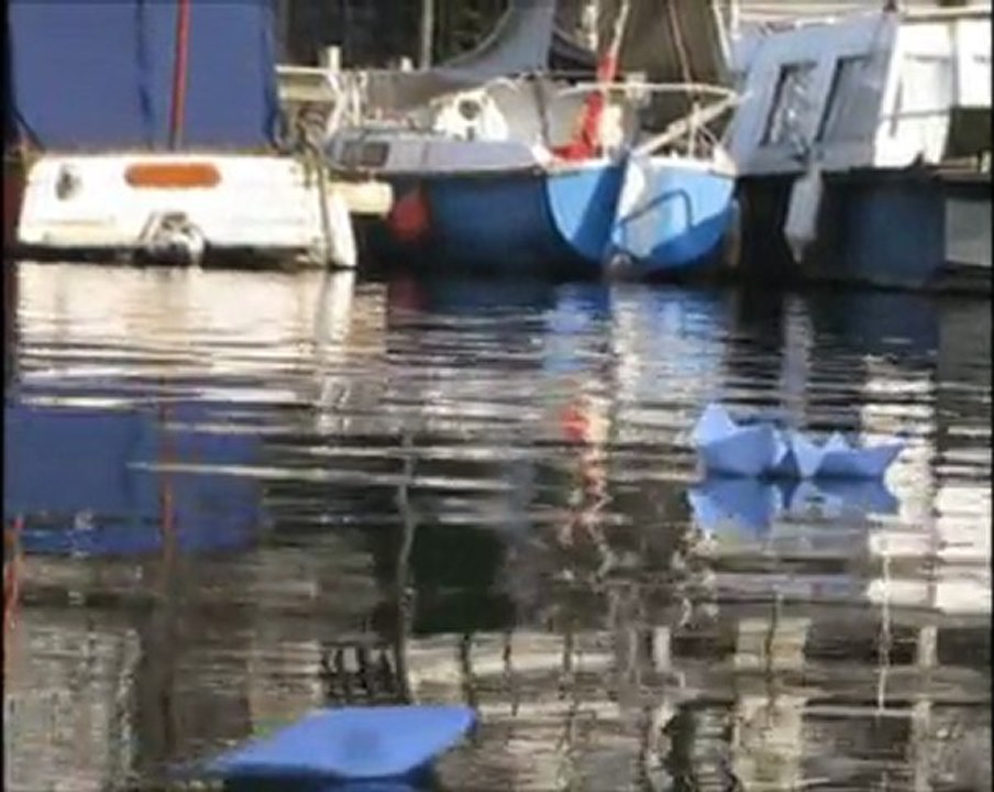 - Fluctuat Nec Mergitur -