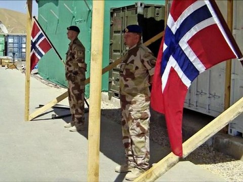 MERRY CHRISTMAS & HAPPY NEW YEAR TO ALL SOLDIERS IN AFGHANISTAN / JOYEUX NOEL & BONNE ANNÉE A TOUS LES SOLDATS EN AFGHANISTAN