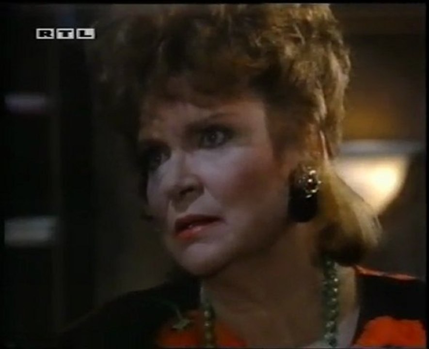 16 im Restaurant part 1