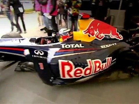 F1 2011 - Red Bull Racing - Milton Keynes Home Run with Vettel Webber (Clip)