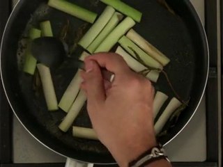 Cuisinez au Naturel - Poireaux et verveine poêlés selon Alain Passard