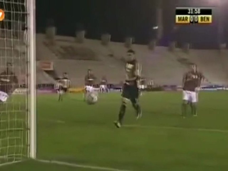 L'incroyable loupé d'Oscar Cardozo !