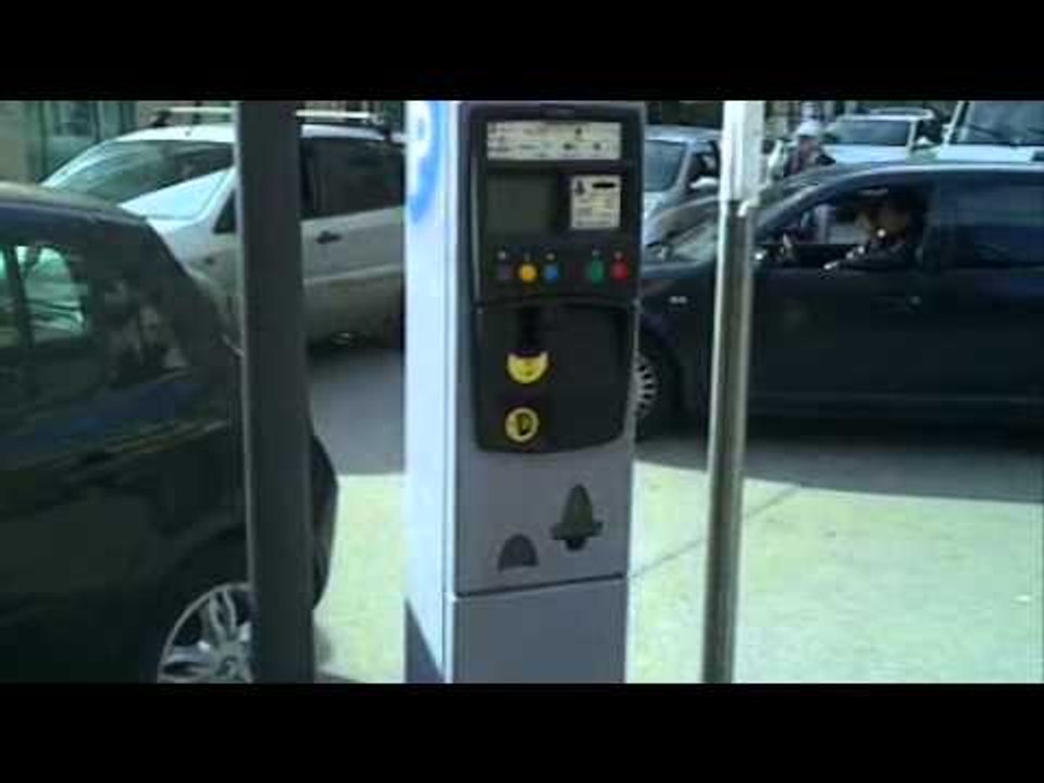 Aversa (CE) - Strisce blu, la domenica non si paga, però...