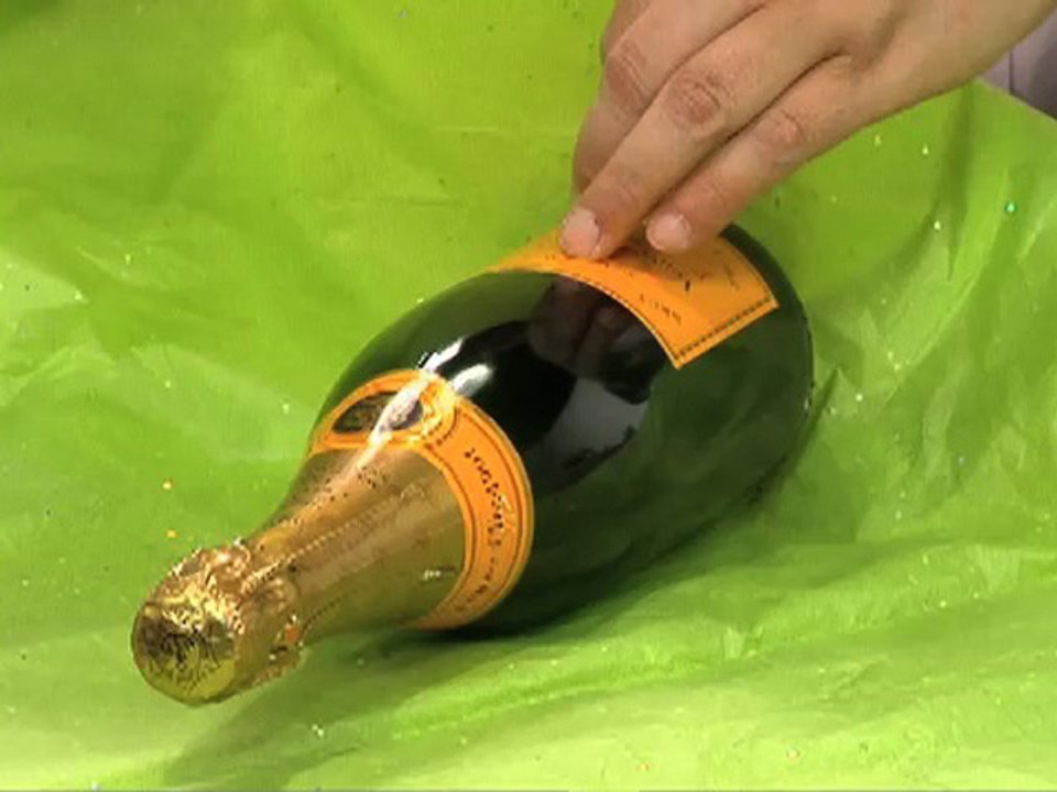 How to gift wrap a champagne bottle video Dailymotion