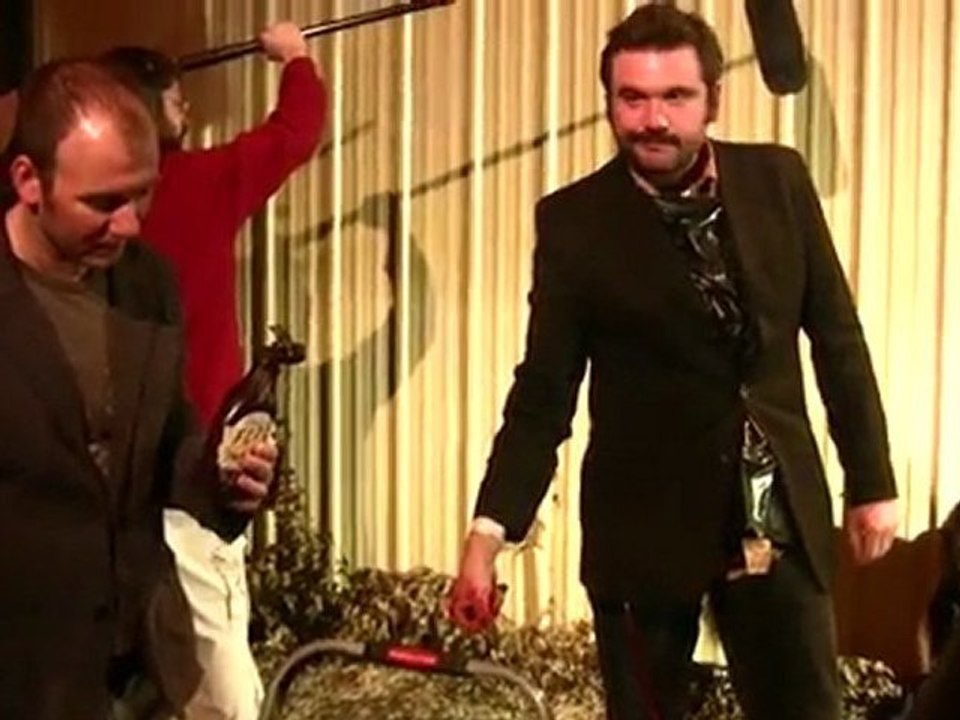 A Horrible Way to Die - Behind-The-Scenes - Murder