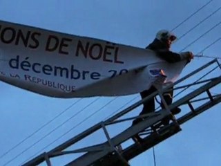 Clermont : le vent menace d'emporter une banderole