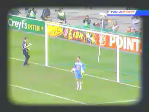Mickaël Landreau rate une Panenka en finale de la Coupe de la Ligue 2003-2004