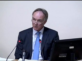 Tom Crone: 'I gave legal advice on phone hacking'