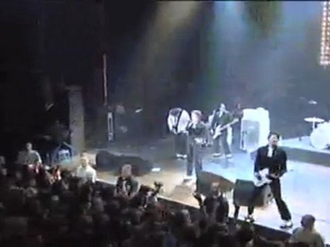 The Hives - No Pun Intended (Live-DVD Tussles In Brussels)