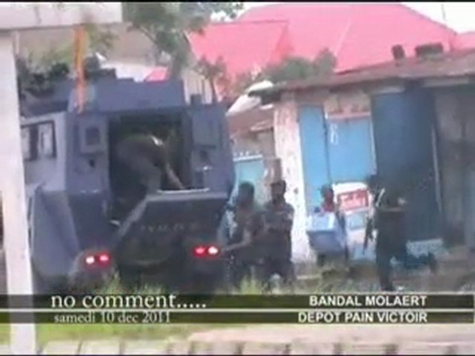 Des policiers congolais  pillent un dépôt de pain à Kinshasa