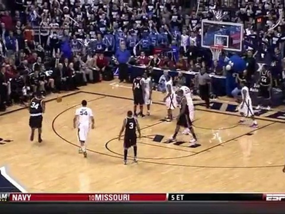 Bagarre générale lors du match Cincinnati - Xavier en NCAA Bastekball