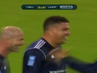 Zidane, Ronaldo, Figo et Drogba dribblent la pauvreté !