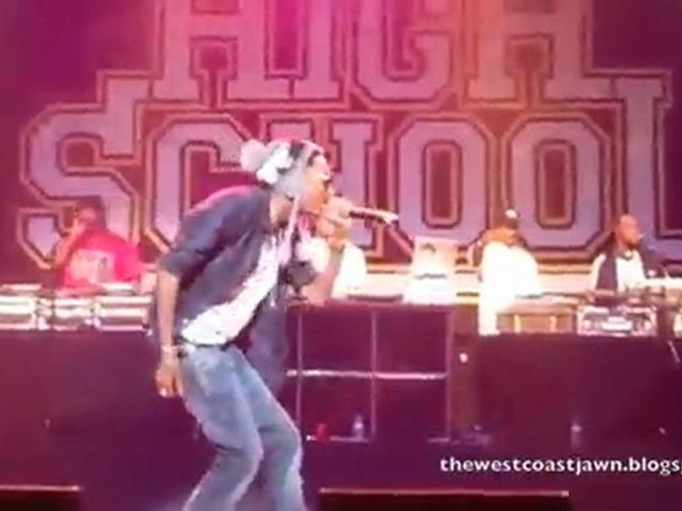 Snoop Dogg & Wiz Khalifa "Black & Yellow" Live...
