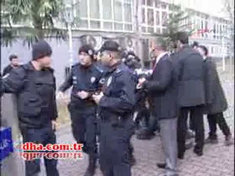 Cumhurbaşkanı Gül_ü protesto eden 5 kişi gözaltına alındı _ Türkiye _ Radikal İnternet