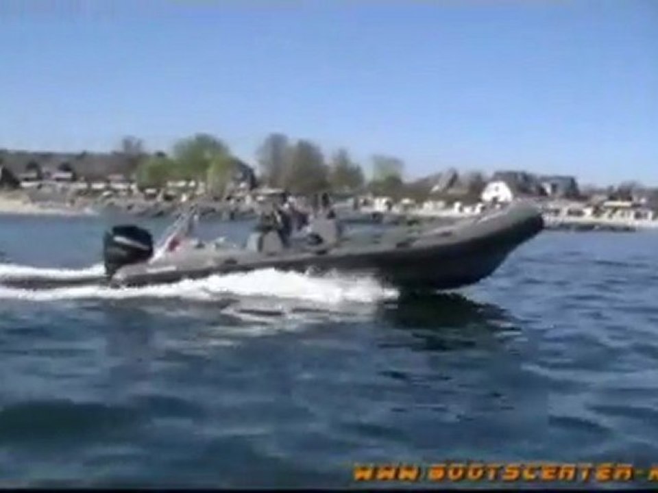 Valiant 750 Cruiser On The Water 2011 by bb24