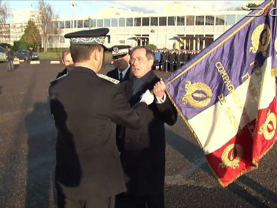 Cérémonie de translation du drapeau des Compagnies Républicaines de Sécurité  à la CRS 1 de Vélizy