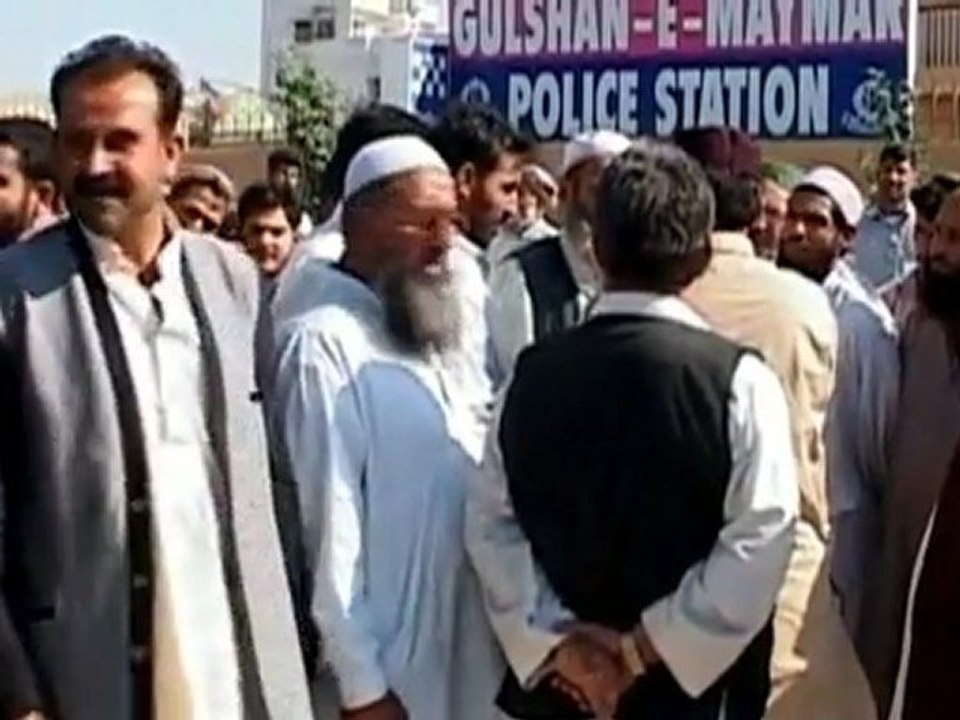 Pakistani police rescue chained students