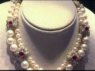 Elizabeth Taylor's diamonds break records