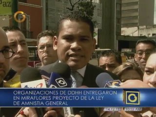 Organizaciones de DDHH entregan Ley de Amnistía den Miraflores