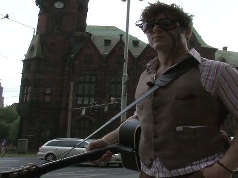 CouchSurfer Adam Buller and Street Performance in Wrocław