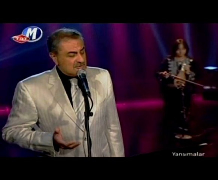 Munip Utandı ~ Kurban Olayım Gamzene Bir Kez Nazar Eyle