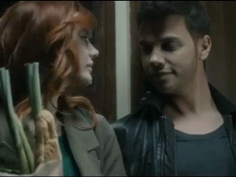 Sinan Akçıl Feat. İzel - Bi'şey Olmuş