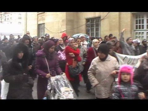 Saint Denis : des mal-logés expulsés de la Mairie, les marchands de someil tranquilles