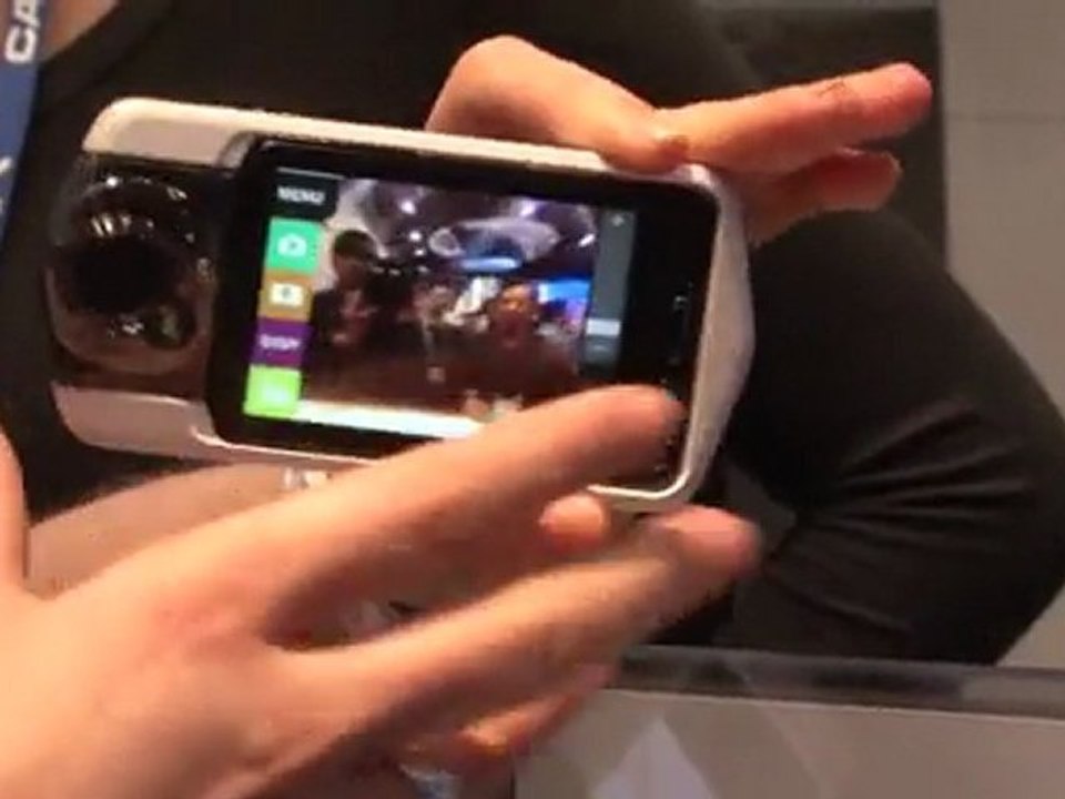 Casio EXILIM Tryx hands-on